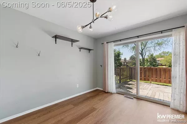 77 Willow Way 13, Waterford Twp, MI 48328