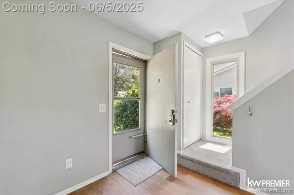 77 Willow Way 13, Waterford Twp, MI 48328