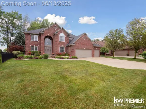 18961 Pine Lane, Macomb Twp, MI 48042