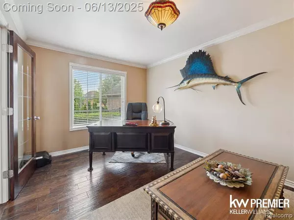 18961 Pine Lane, Macomb Twp, MI 48042