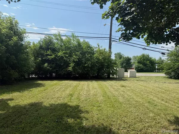 2920 Hensman Street, Keego Harbor, MI 48320