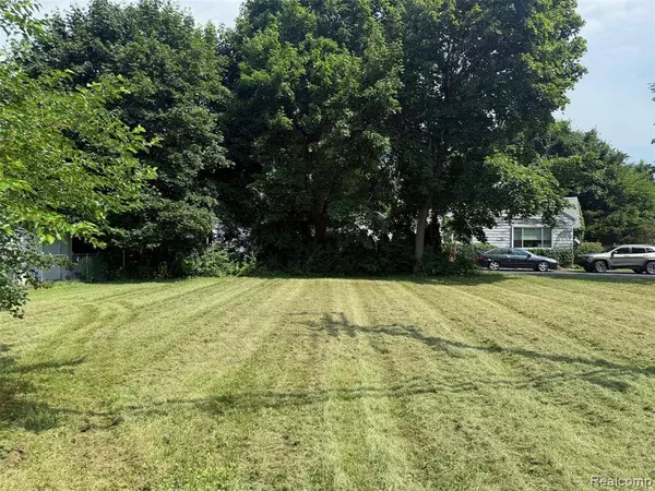 2920 Hensman Street, Keego Harbor, MI 48320