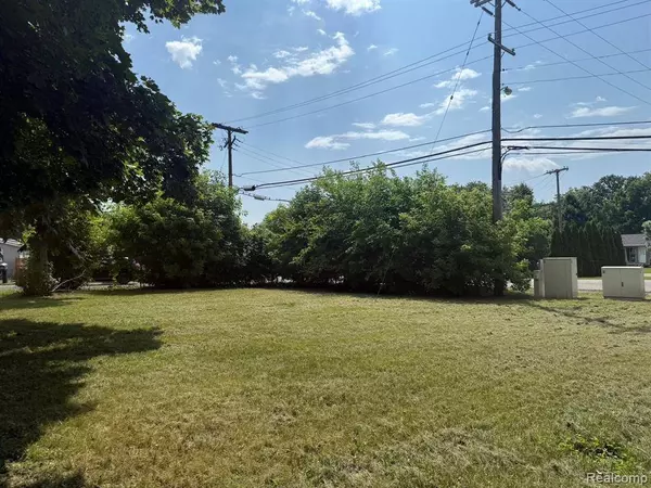 2920 Hensman Street, Keego Harbor, MI 48320