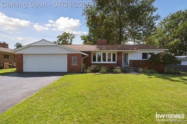 475 Berry Patch Lane, White Lake Twp, MI 48386