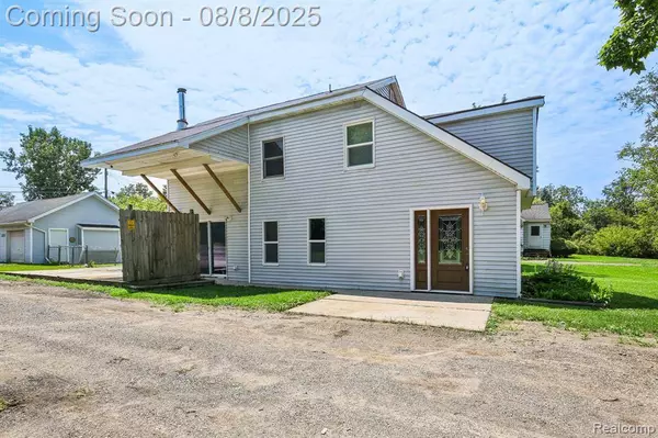 1755 South Blvd W, Troy, MI 48098