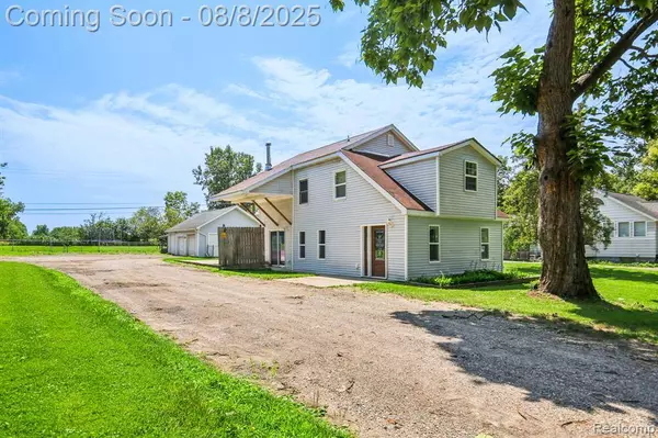 1755 South Blvd W, Troy, MI 48098