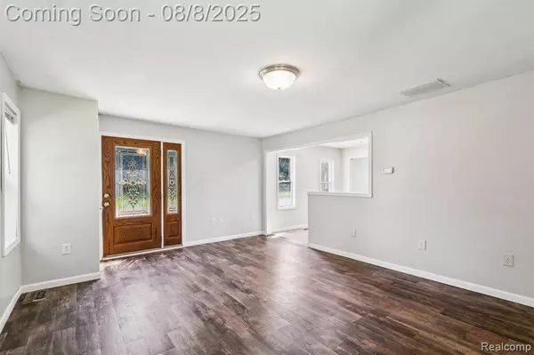 1755 South Blvd W, Troy, MI 48098