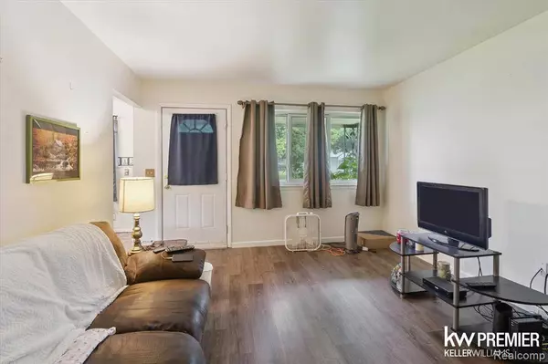 21053 Saint Francis Street, Farmington, MI 48336