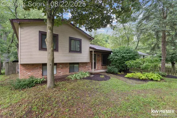 4810 Hobson Avenue, Waterford Twp, MI 48328