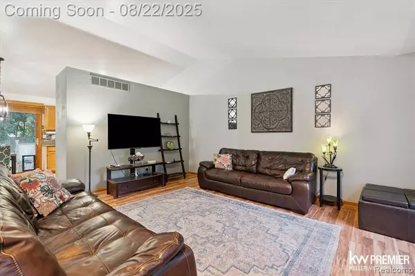 6421 Prairie Lawn Drive, Waterford Twp, MI 48329