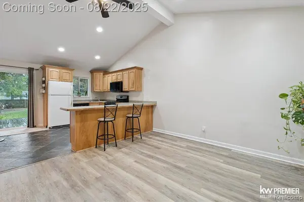 4810 Hobson Avenue, Waterford Twp, MI 48328