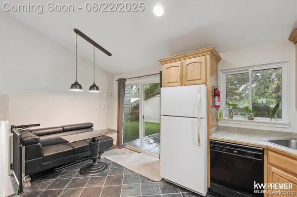 4810 Hobson Avenue, Waterford Twp, MI 48328