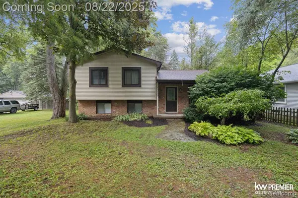 4810 Hobson Avenue, Waterford Twp, MI 48328