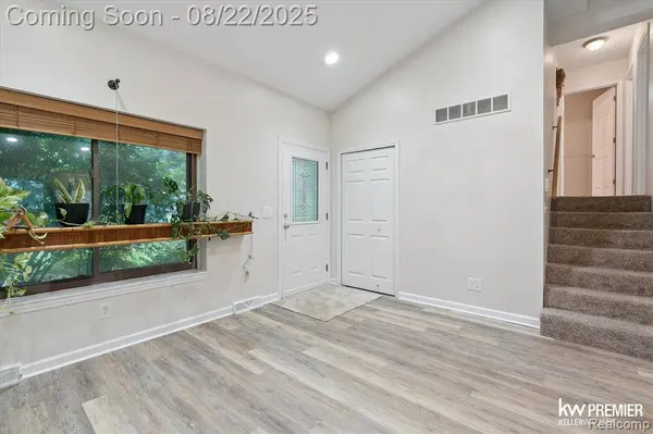 4810 Hobson Avenue, Waterford Twp, MI 48328