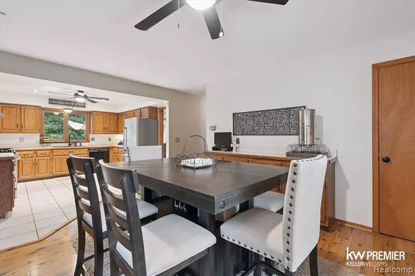 1751 Trafalgar Square, Rochester Hills, MI 48309