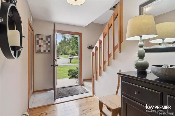 1751 Trafalgar Square, Rochester Hills, MI 48309