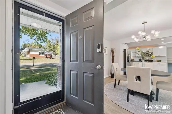 6015 Rowley Boulevard, Waterford Twp, MI 48329