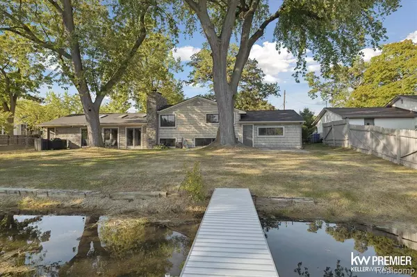 6015 Rowley Boulevard, Waterford Twp, MI 48329