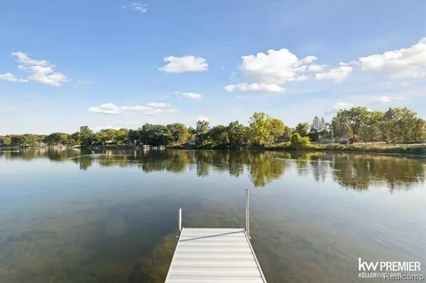 6015 Rowley Boulevard, Waterford Twp, MI 48329