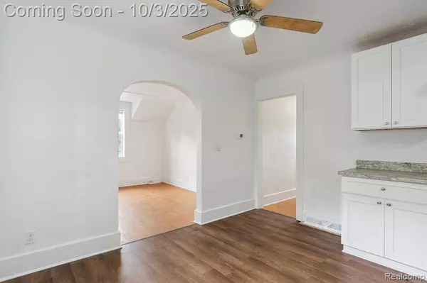 2363 Hester Court Unit A, Keego Harbor, MI 48320