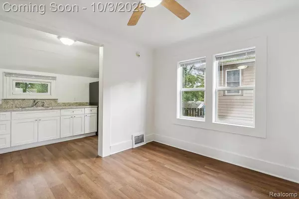 2363 Hester Court Unit A, Keego Harbor, MI 48320