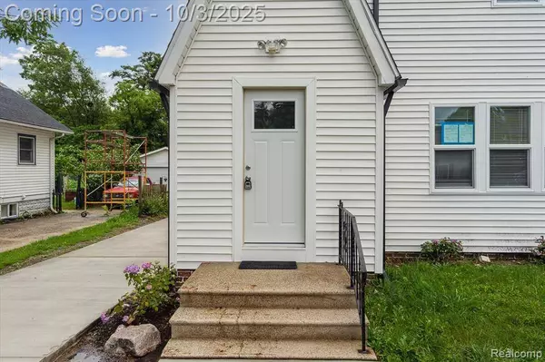 2363 Hester Court Unit A, Keego Harbor, MI 48320