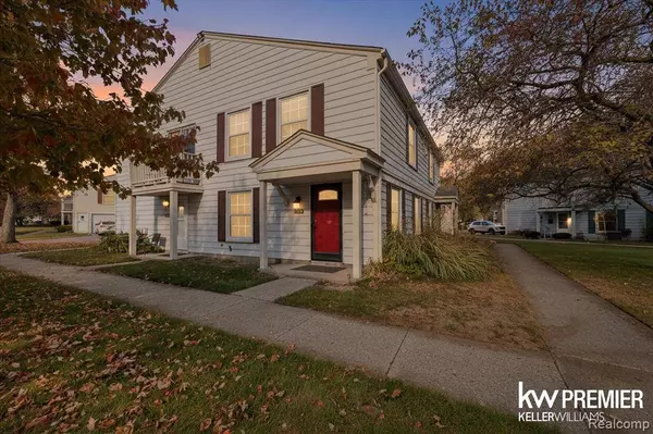 2804 Willow Court, Lake Orion Vlg, MI 48360