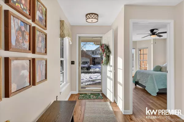 5962 Augusta LN, Grand Blanc, MI 48439