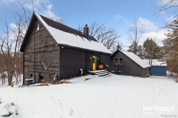 897 Annie Lang DR, Milford, MI 48381