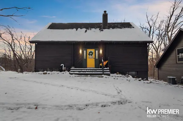 897 Annie Lang DR, Milford, MI 48381