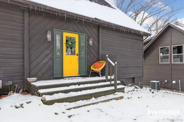 897 Annie Lang DR, Milford, MI 48381