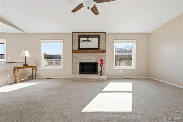 6042 Barker AVE, Waterford, MI 48329