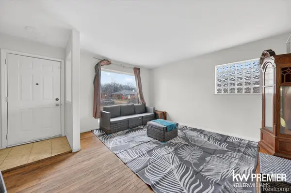 3110 Rome AVE, Warren, MI 48091