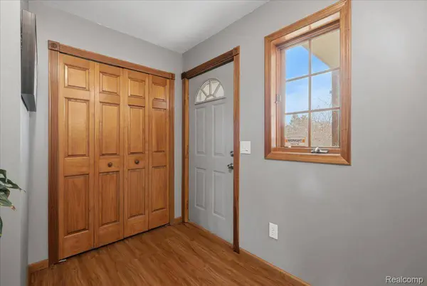 2309 Wood Creek CT, Burton, MI 48519