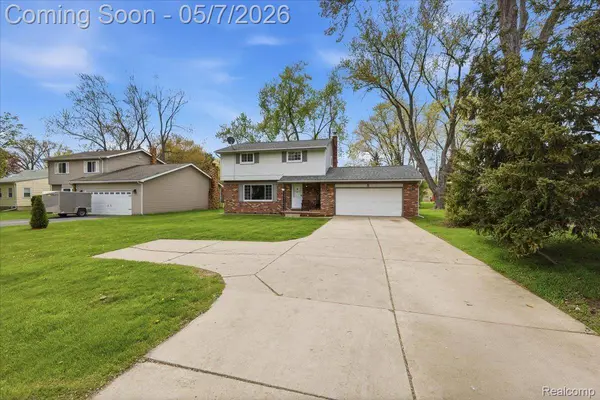 2735 N Williams Lake RD, Waterford Charter Township, MI 48329