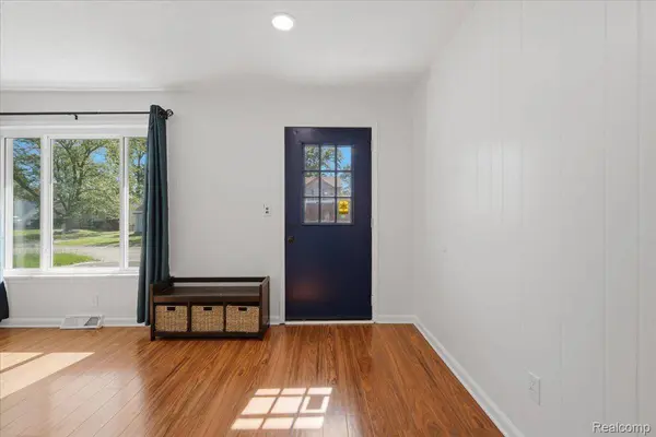 22771 Purdue AVE, Farmington Hills, MI 48336