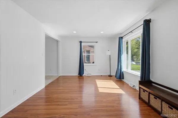 22771 Purdue AVE, Farmington Hills, MI 48336