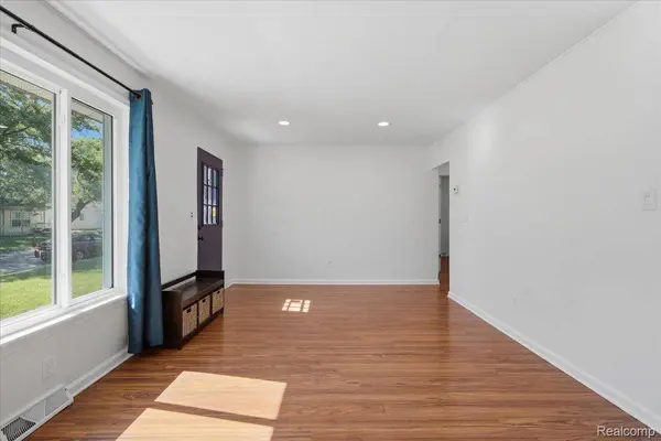 22771 Purdue AVE, Farmington Hills, MI 48336
