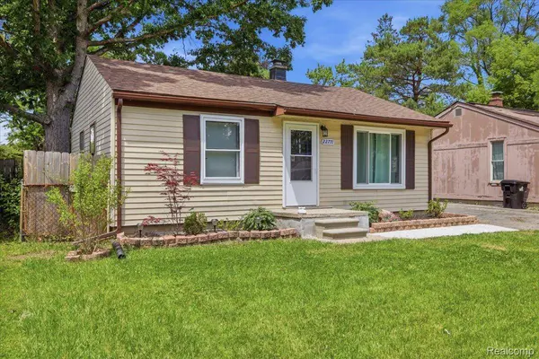 22771 Purdue AVE, Farmington Hills, MI 48336