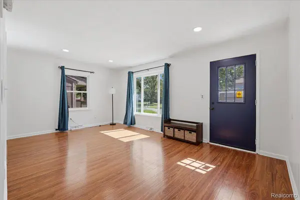22771 Purdue AVE, Farmington Hills, MI 48336