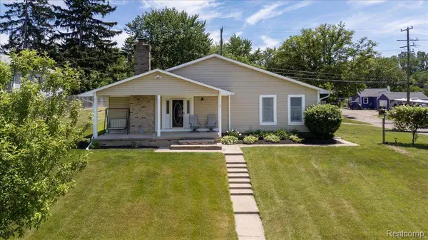 795 Hogarth AVE, Waterford Charter Township, MI 48328