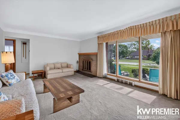 25734 Graceland CIR, Dearborn Heights, MI 48125