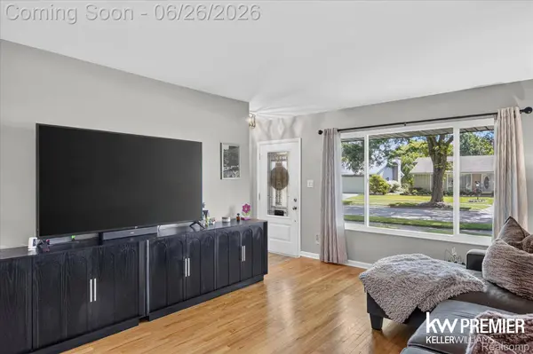 14087 Golfview ST, Livonia, MI 48154