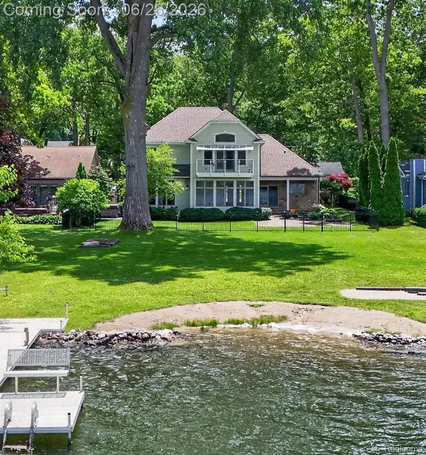3478 Lexington RD, Waterford Charter Township, MI 48328