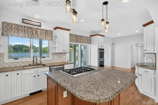 3478 Lexington RD, Waterford Charter Township, MI 48328