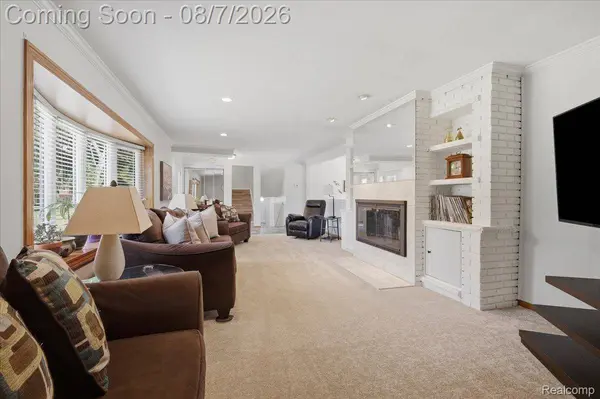 3127 Francesca DR, Waterford Charter Township, MI 48329