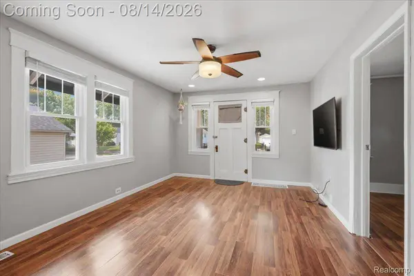 276 Walper AVE, Clawson, MI 48017