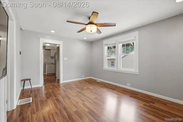 276 Walper AVE, Clawson, MI 48017