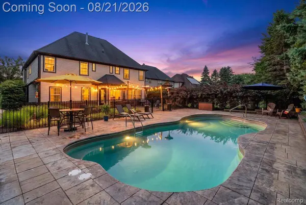 587 Bay Pointe DR, Oxford Village, MI 48371