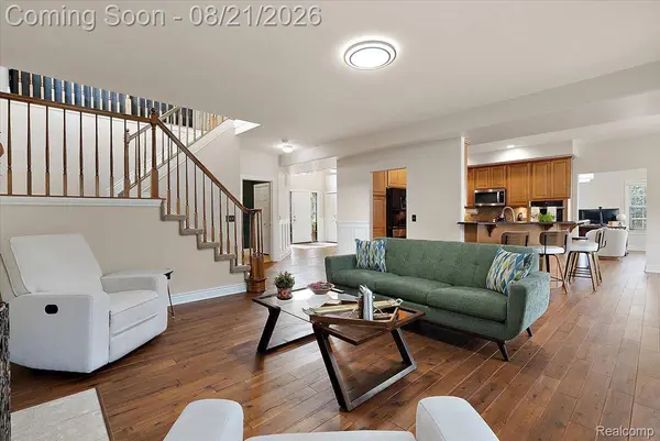587 Bay Pointe DR, Oxford Village, MI 48371